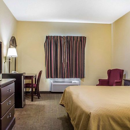 Econo Lodge & Suites Airport North Syracuse Esterno foto