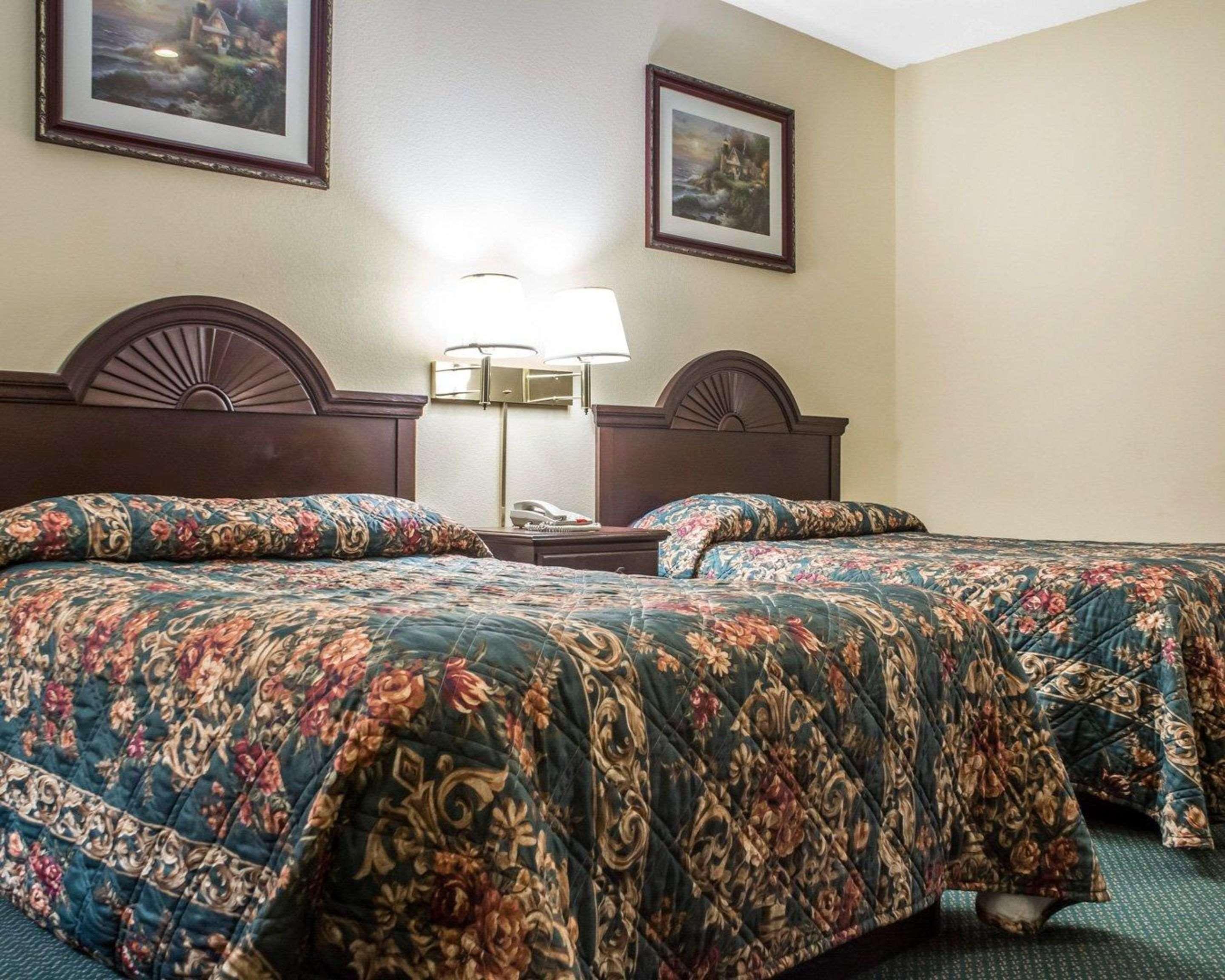 Econo Lodge & Suites Airport North Syracuse Esterno foto