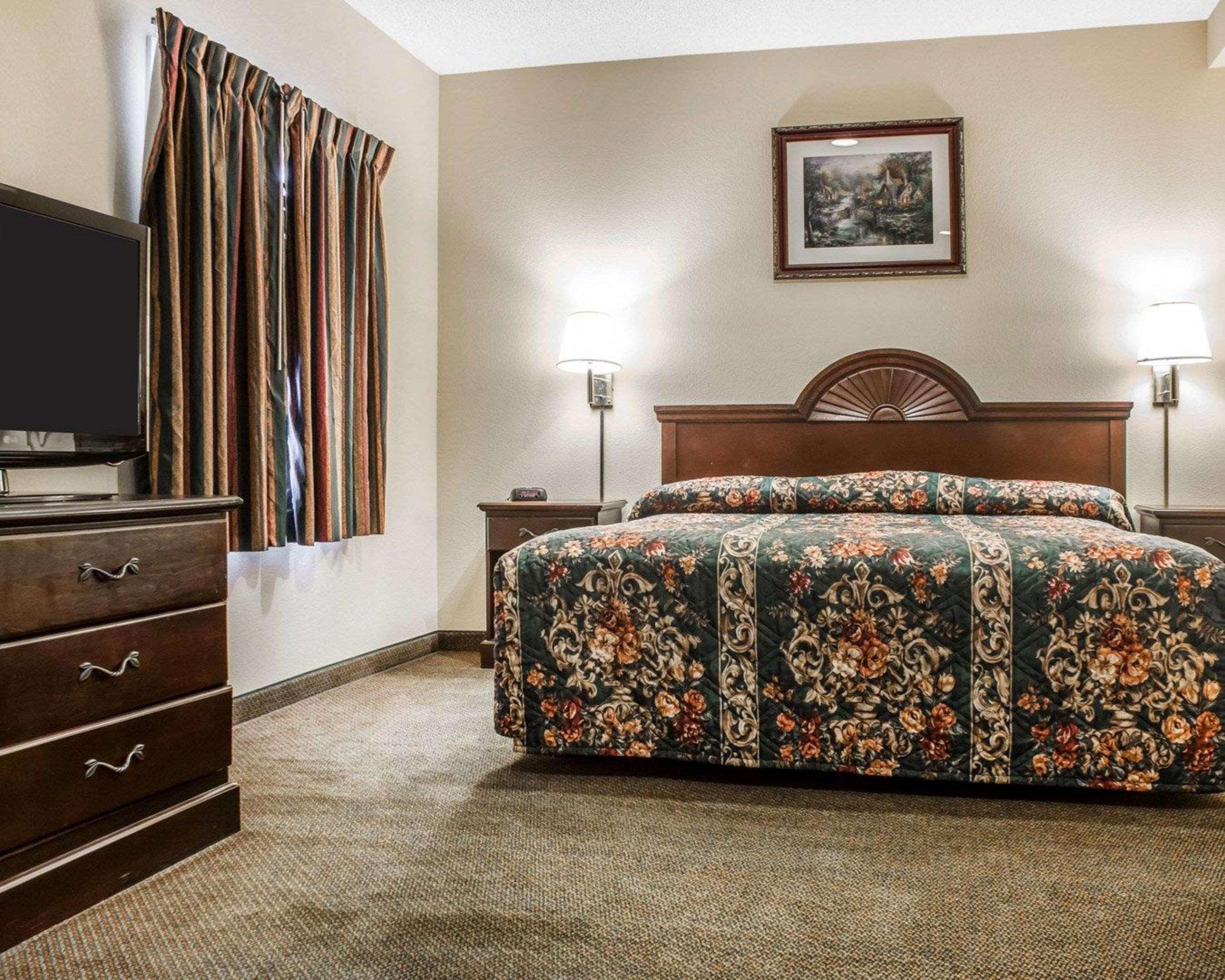 Econo Lodge & Suites Airport North Syracuse Esterno foto