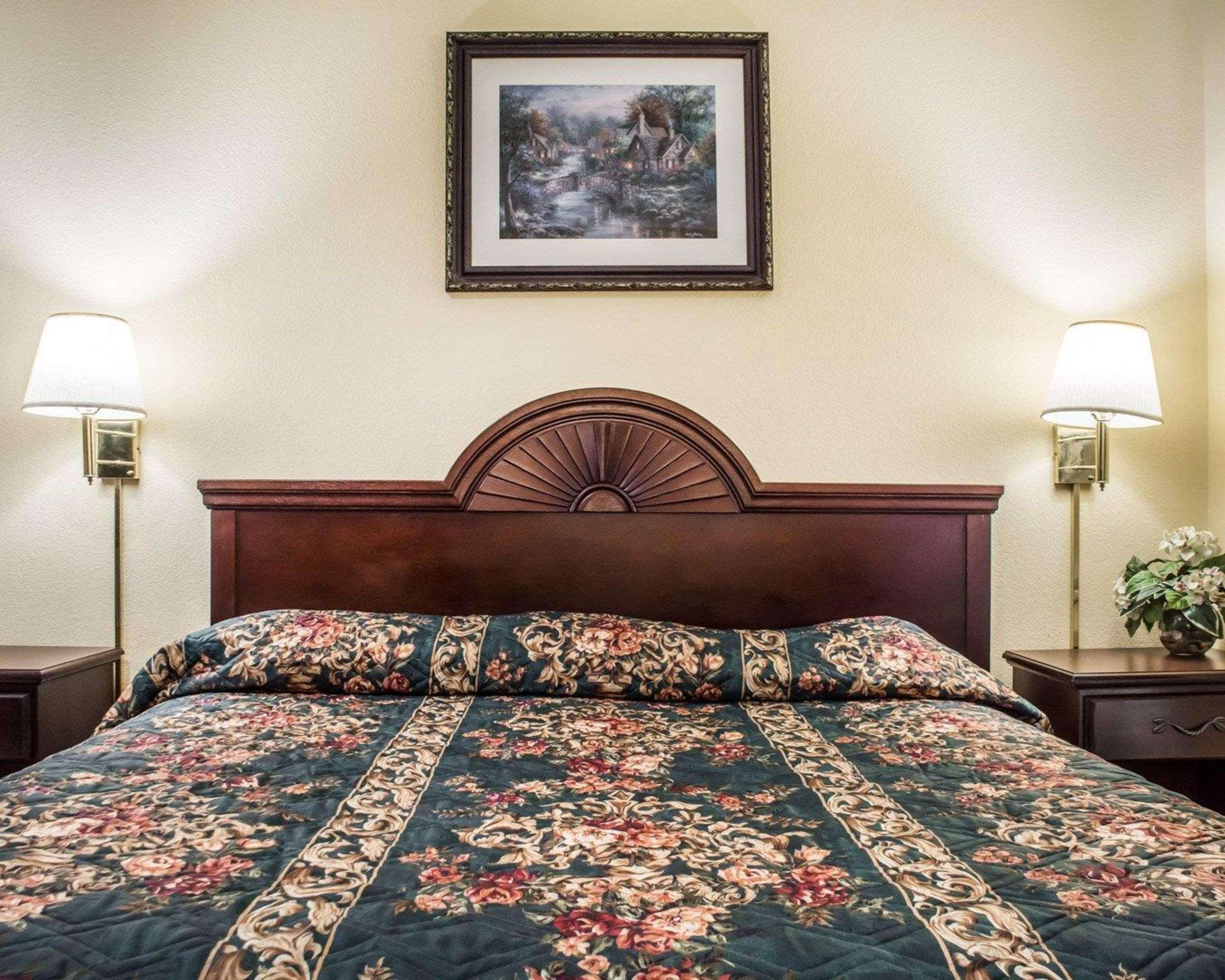 Econo Lodge & Suites Airport North Syracuse Esterno foto