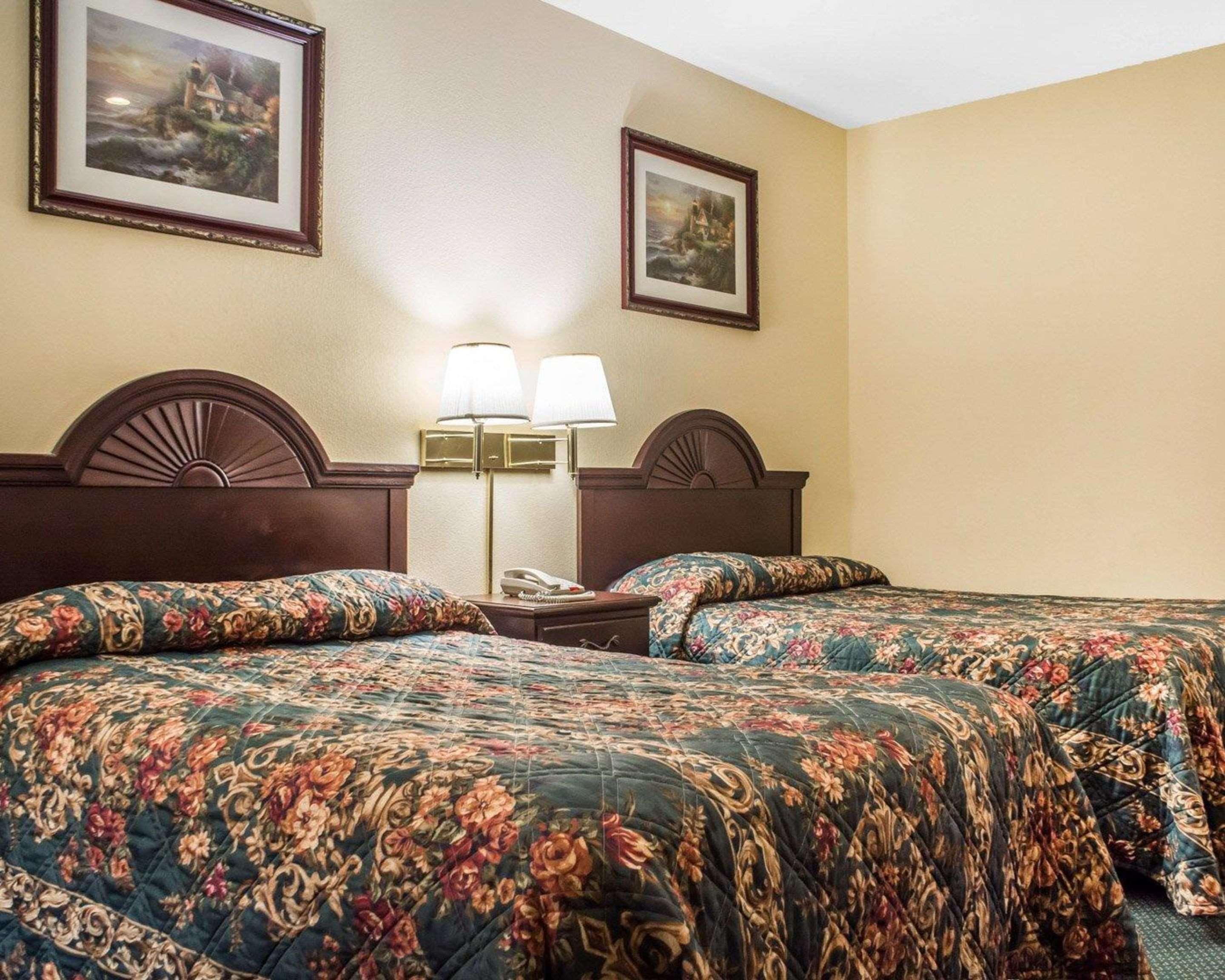 Econo Lodge & Suites Airport North Syracuse Esterno foto