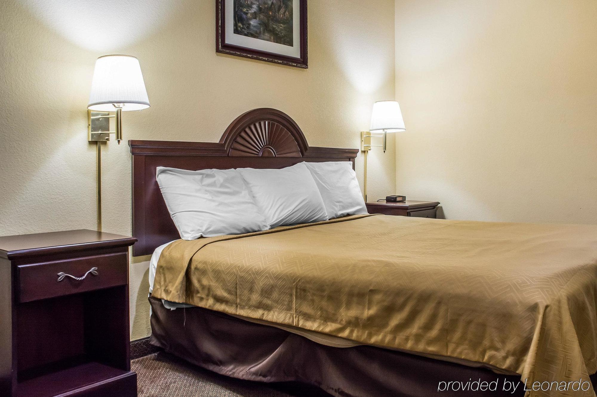 Econo Lodge & Suites Airport North Syracuse Esterno foto