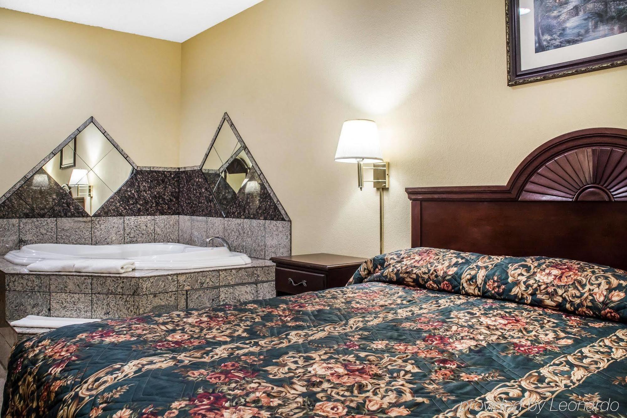 Econo Lodge & Suites Airport North Syracuse Esterno foto