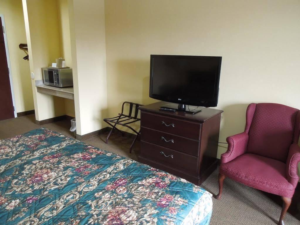 Econo Lodge & Suites Airport North Syracuse Esterno foto